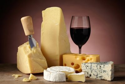 Сыр может улучшить вкус вина