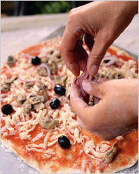 Приготовление пиццы с грибами пиццайоли