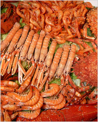 Фестиваль Fiesta de Exaltacion del Marisco, на котором любители могут насладиться множеством блюд из морепродуктов