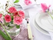 Сервировка стола цветами