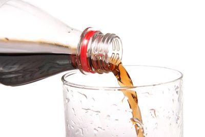 Сладкие газированные напитки повышают риск депрессии