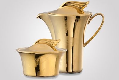 Золотая посуда от Versace