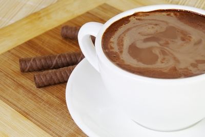 Горячий шоколад может предотвратить старческое слабоумие