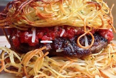 Гамбургер со спагетти