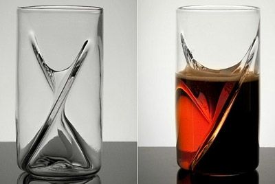 Стакан, из которого можно пить 2 разных напитка