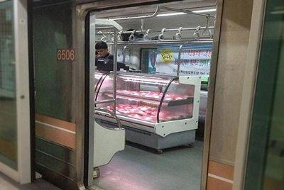 В корейском метро открылись продуктовые магазины