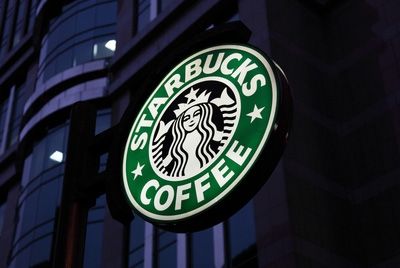 Starbucks нанимает на работу ветеранов