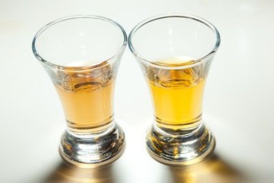 Шотландские бары обязали ввести маленькие бокалы