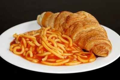 Девушка из Великобритании ест только консервированные спагетти