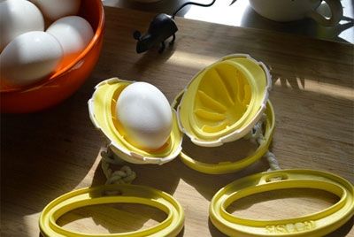 Как приготовить яичницу, не разбивая яйца