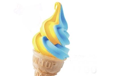 Мороженое цвета флага Швеции 