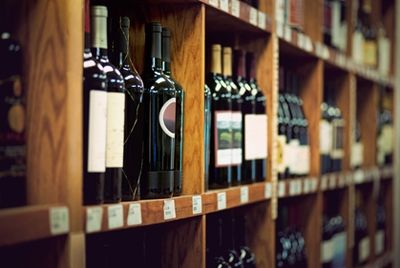Большинство покупателей вина не знают, как его выбирать