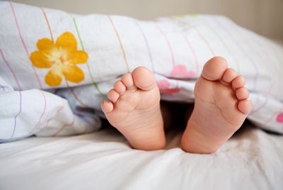 Недостаток сна у детей способствует ожирению