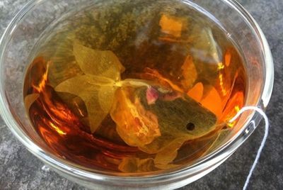 Пакетики для чая в виде золотых рыбок