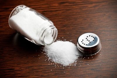 Соль менее опасна, чем сахар