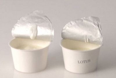 Изобретена фольга, к которой не прилипает йогурт