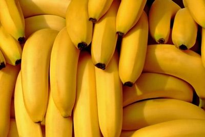 Британцев призывают есть бананы с кожурой