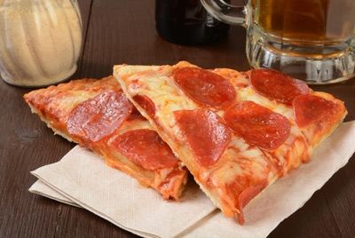 Чтобы похудеть, нужно есть пиццу при помощи салфетки