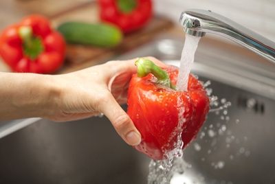 Эксперты советуют не готовить еду с использованием водопроводной воды