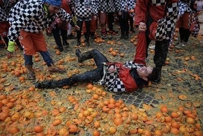70 человек пострадали на фестивале апельсинов в Италии