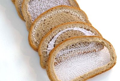 Вышивка и вязание по хлебу