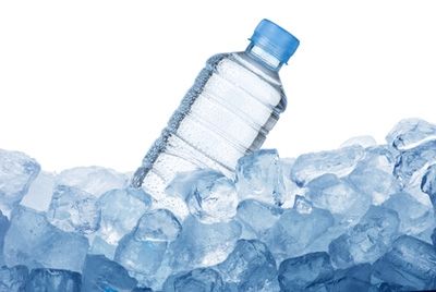 Пластиковые бутылки нельзя наполнять водой повторно