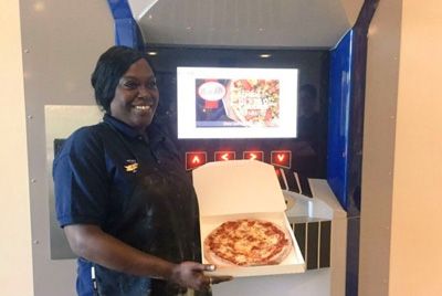 Американские студенты смогут заказать пиццу через автомат