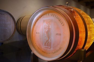 Компания Lalique создала 225-литровую хрустальную бочку для вина