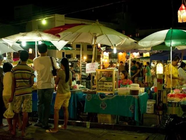 В Таиланде начали продавать пирожные в форме коронавируса