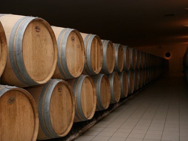 Франция потратит почти 300 миллионов долларов на спасение своей винодельческой промышленности