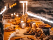 В Исландии предлагают поужинать в пещере как древние викинги