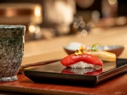 В ресторане готовят необыкновенные суши из растений и грибов