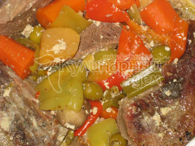 Телятина, тушеная с овощами и грибами — приготовленное блюдо