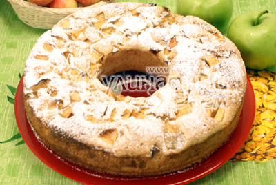 Остывший пирог достать из формы и посыпать сахарной пудрой. - Пирог с яблоками. Фото приготовления рецепта.