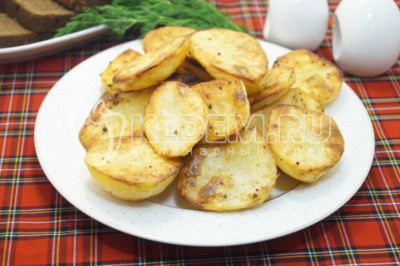 Картофель запеченный в духовке готов