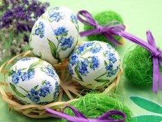 Пасхальные яйца «Цветочный декупаж»