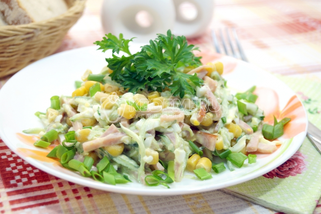Салаты с кукурузой и ветчиной рецепты с простые и вкусные Салаты с кукурузой и ветчиной рецепты с простые и вкусные
