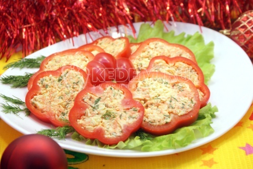 Закуска «С Новом годом». Пошаговый кулинарный рецепт с фото приготовление закуски фаршированного болгарского перца на новогодний стол.