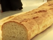 Французские пекари приготовили самый длинный багет