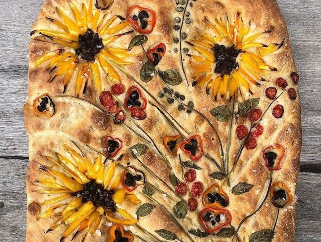 Американский пекарь готовит красочный хлеб, вдохновленный работами Ван Гога