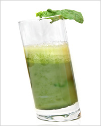 сыроедческий зелёный коктейль