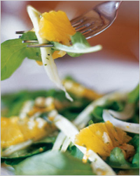 Лёгкий салат с апельсинами и салатом аругула