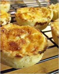  Пироги-тартинки с ветчиной и сыром
