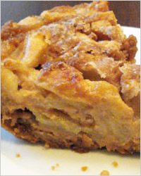 Дрожжевой пирог с яблоками, изюмом и орехами