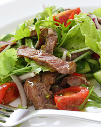 Овощной салат с говядиной