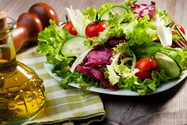 Овощной салат из огурцов с растительным маслом рецепт с фото пошагово