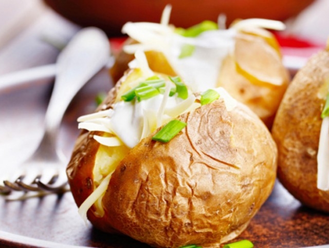 13 лучших способов приготовить картошку в духовке