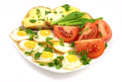 Плотный завтрак не помогает похудеть