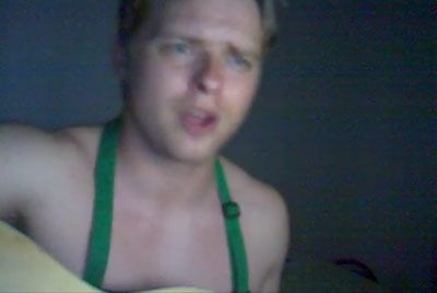 Работник Starbucks уволен за видео на YouTube