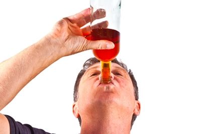 Рекомендованные дозы алкоголя провоцируют алкоголизм